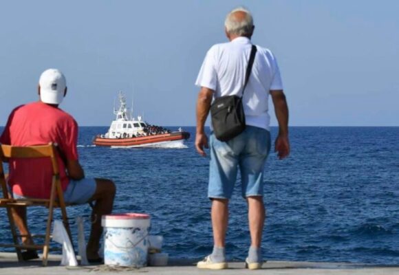 Lampedusa, 38 nuovi contagi tra i migranti. Musumeci: “Amareggia indifferenza del governo centrale”
