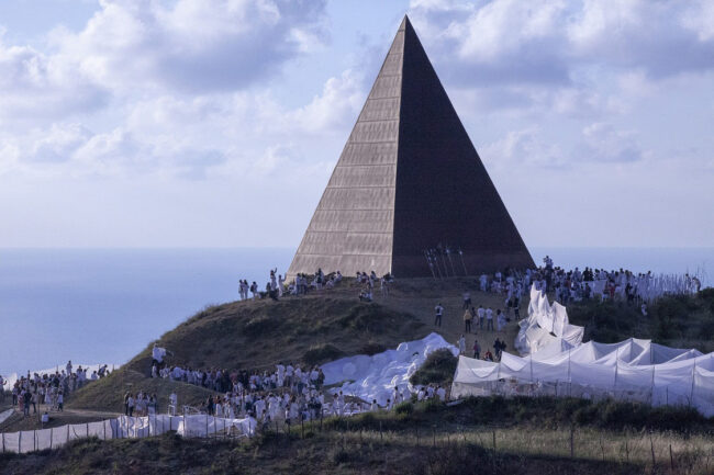 Caso Viviana Parisi, sindaco Adamo: “La Piramide della luce è arte, nulla ha a che vedere col misticismo” – FOTO