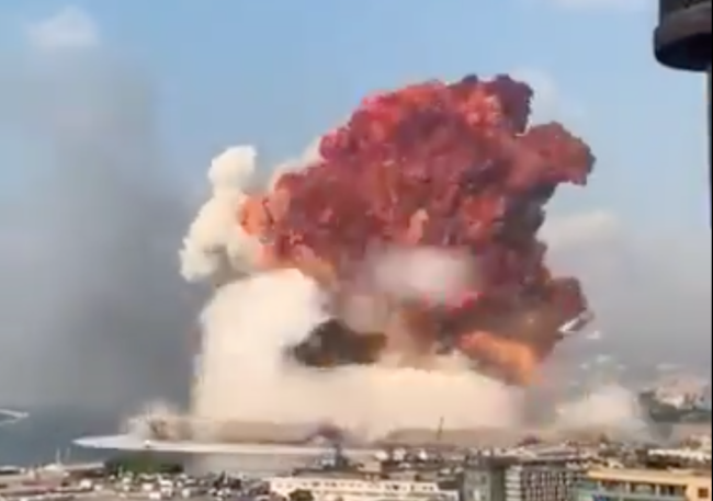 Beirut trema dopo 2 forti esplosioni: ospedali sopraffatti di feriti e decine di vittime – FOTO e VIDEO