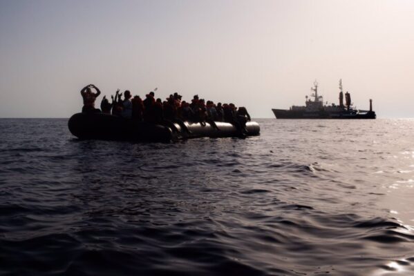 Sea Watch 4, il Consiglio di giustizia amministrativa ripristina il fermo della ong tedesca: l’ordinanza