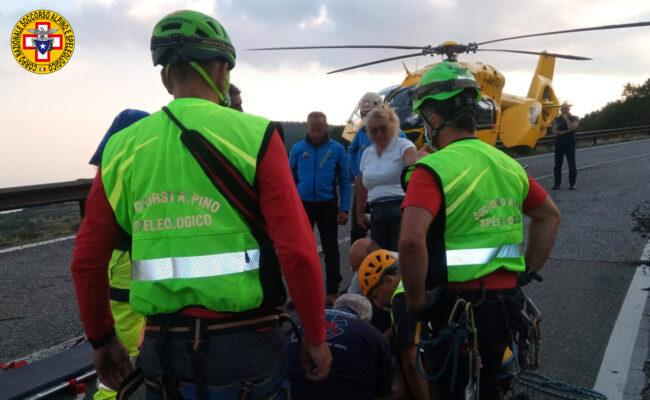 Etna, turista precipita all’interno della Grotta dei “Tre Livelli”: in elisoccorso all’ospedale Cannizzaro