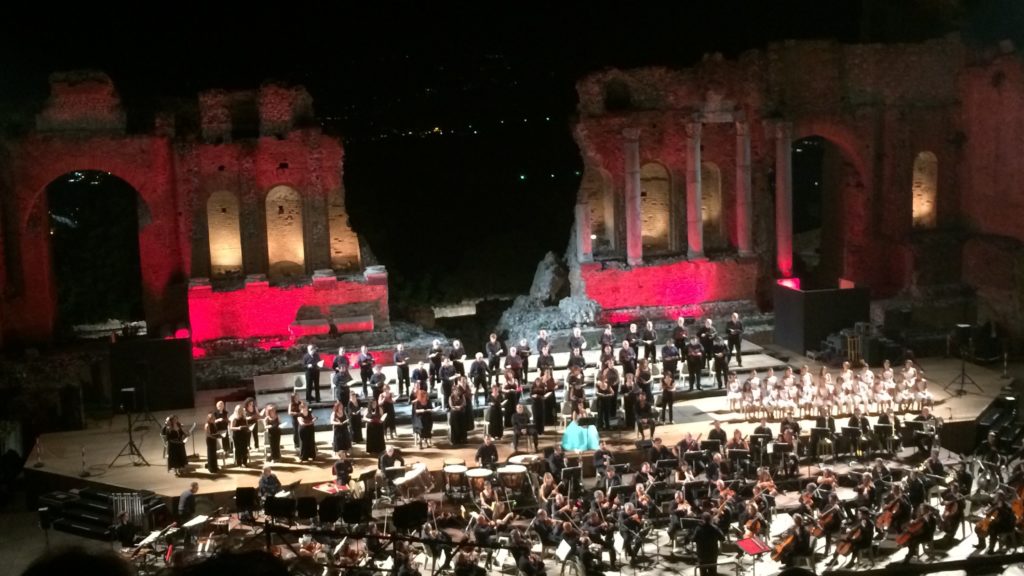 Taormina, una serata di grande musica da ricordare: i Carmina Burana affascinano i presenti