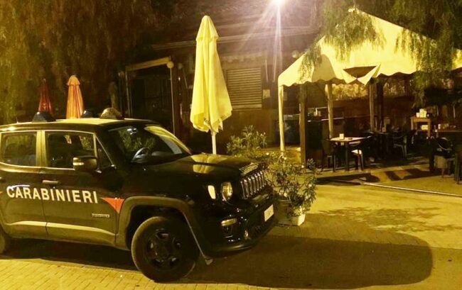 Controlli nel Catanese, dipendente senza guanti e mascherina: chiuso chiosco di via Garibaldi
