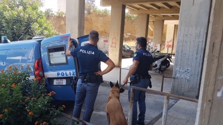 Contrasto all’illegalità diffusa a Librino, dalla droga a violazioni in strada: in azione anche i vigili del fuoco