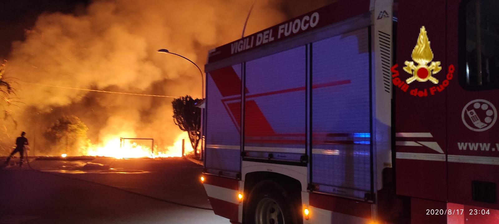 Paura nel Palermitano, quattro incendi dolosi nel Parco delle Madonie. Sindaco Lapunzina: “C’è una mano criminale”