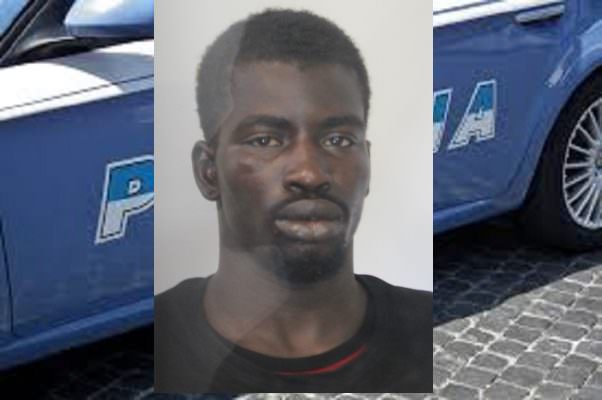 Notte di paura in un quartiere di Catania, giovane accerchiato da 3 extracomunitari e derubato: arrestato uno degli autori