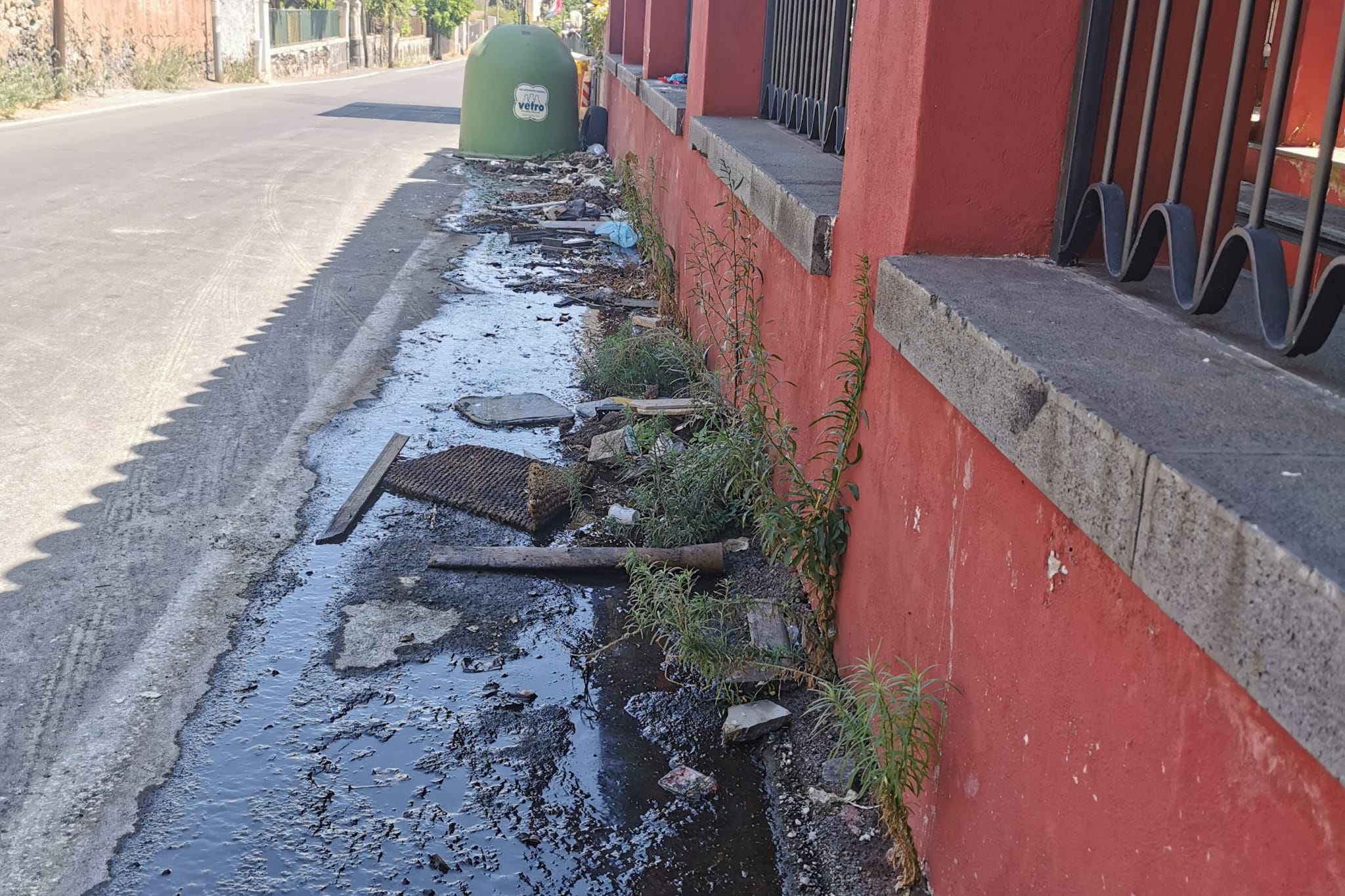 Catania, Lavatoio di Cibali ancora a rischio degrado con rifiuti di ogni tipo. Ferrara: “Migliorare la sorveglianza”