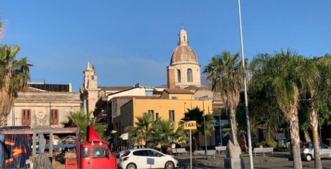 Ferragosto, nuova stretta nel Catanese: spiaggia di Riposto interdetta dalle 21 alle 6 del mattino