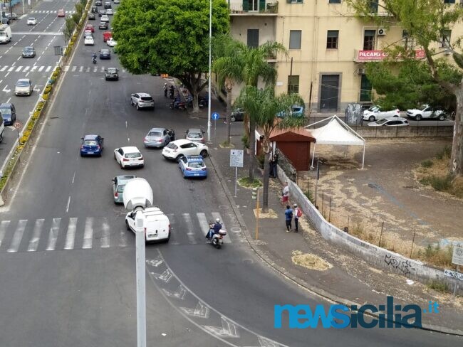 Momenti concitati a Catania, rissa tra extracomunitari in via Vincenzo Giuffrida: Volante sul posto