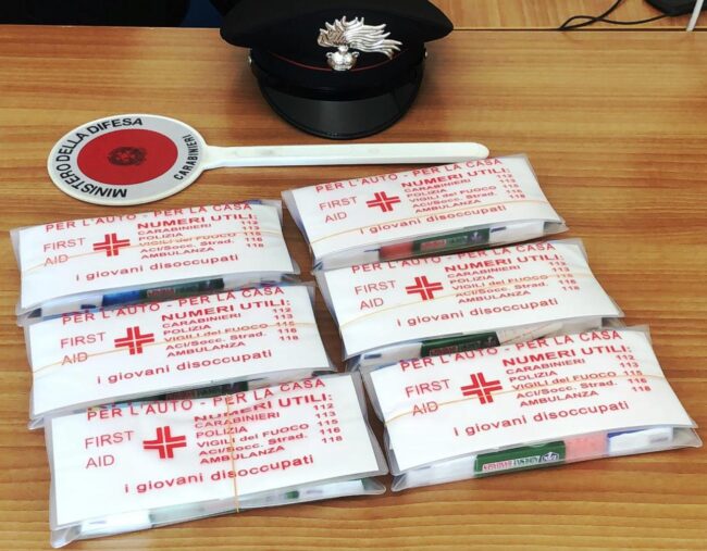 Kit di Pronto Soccorso illegali venduti in una piazza del Catanese: denunciati due pregiudicati