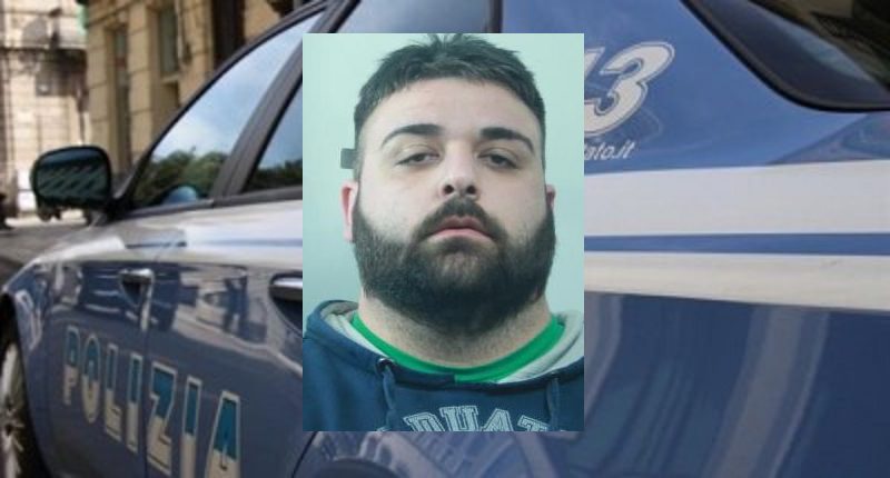 Market della droga in casa, dalla marijuana alla cocaina e migliaia di euro in contanti: arrestato catanese
