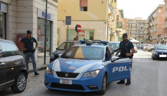 Calci, pugni e minacce ai poliziotti: arrestato il ladro violento Raffaele Violante