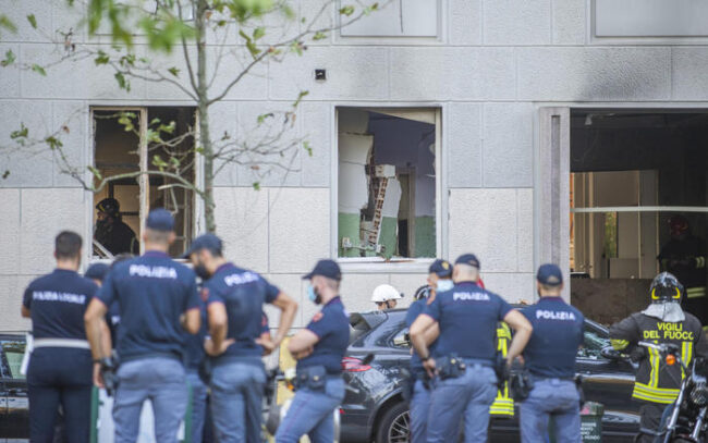 “Inferno” a Milano, esplode una palazzina: sei persone ferite, una in condizioni serie