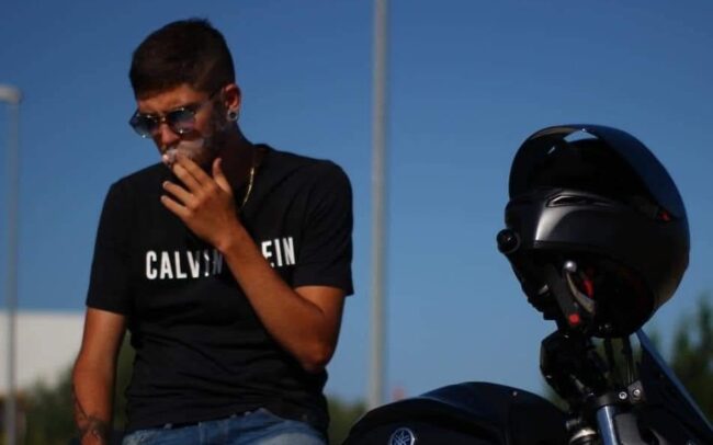 Tragico incidente in moto, l’ultimo saluto a Fabio Milazzo: tra applausi e rombi di motore
