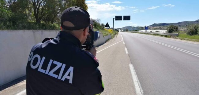 Contrasto all’eccesso di velocità, la Stradale eleva oltre 80 contravvenzioni: decurtati 402 punti-patente