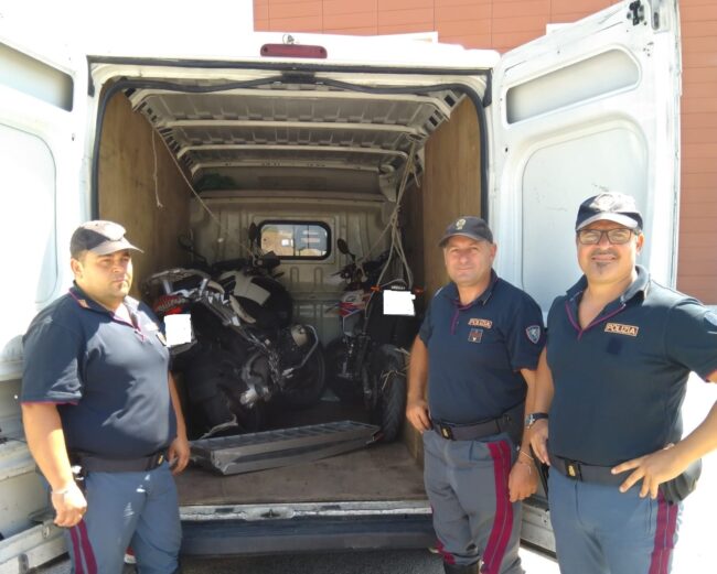 Colpo al mercato nero, recuperate due moto rubate nel Catanese: una denuncia per ricettazione