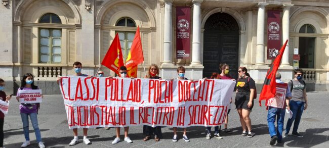 “Ora parliamo noi”, il grido degli studenti alla Prefettura di Catania