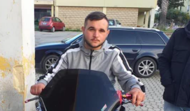 Tragedia a un incrocio, schianto fatale tra scooter e Fiat Panda: morto il 18enne Manuel Anzaldi