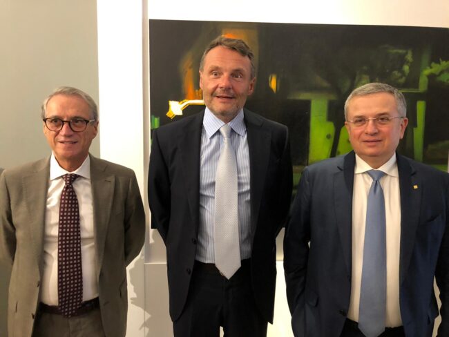 Vaccino antinfluenzale, solo 250mila dosi: ne mancano 1,25 milioni, l’allarme di Federfarma