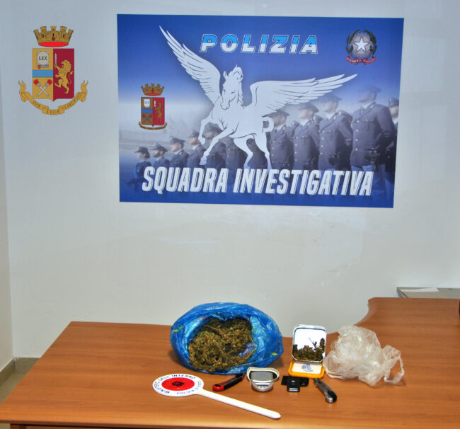 Pregiudicato sospetto con libertà vigilata continuava a spacciare: arrestato non appena sceso in strada