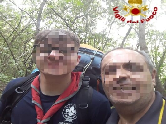 Pantalica, paura durante un escursione: 17enne disperso, i vigili del fuoco lo salvano