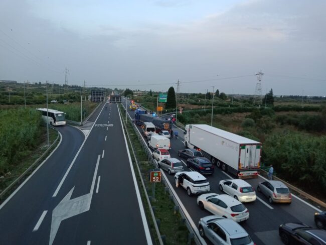Grave incidente nel Catanese, traffico bloccato ed elisoccorso sulla A19: un ferito grave