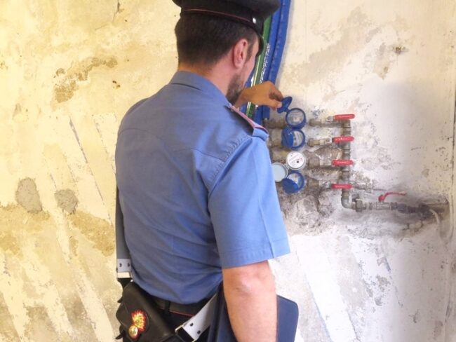 Sottraeva acqua pubblica con allaccio abusivo: arrestato allevatore di Pedara