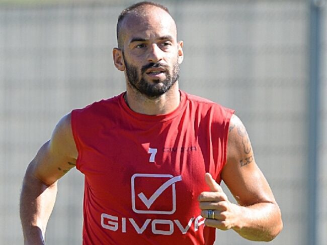 Calcio Catania, Davis Curiale ufficiale al Catanzaro: l’attaccante firma un biennale