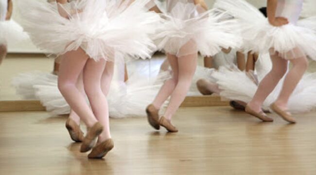 Muore a 5 anni durante una lezione di danza, i genitori chiedono giustizia e denunciano i medici