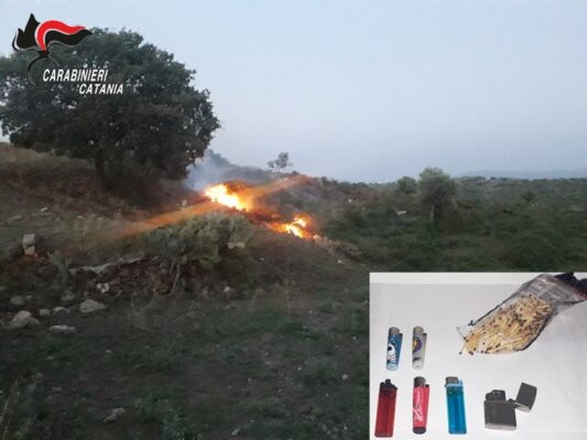 Tentato incendio nel Catanese, carabinieri attirati da una colonna di fumo nero: denunciato allevatore