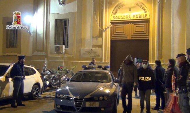 Associazione a delinquere e favoreggiamento dell’immigrazione clandestina: 14 stranieri in stato di fermo