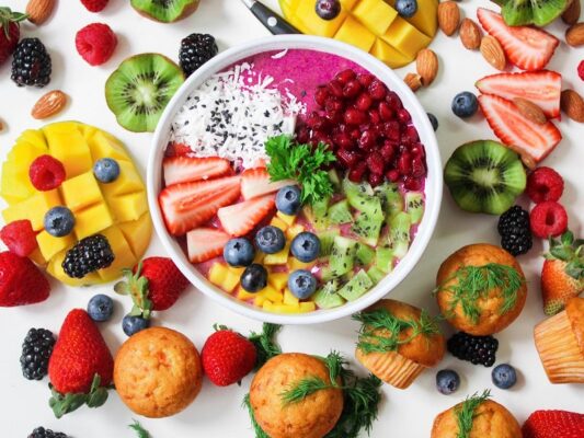 Colori a tavola, la loro importanza a colazione: 6 menù per 6 colori secondo la biologa nutrizionista Accardo