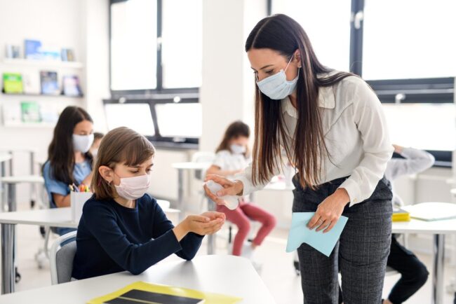 Catania, si ritorna a scuola: mascherine per i bambini a partire da 6 anni. Attivate misure anticontagio in attesa di fondi
