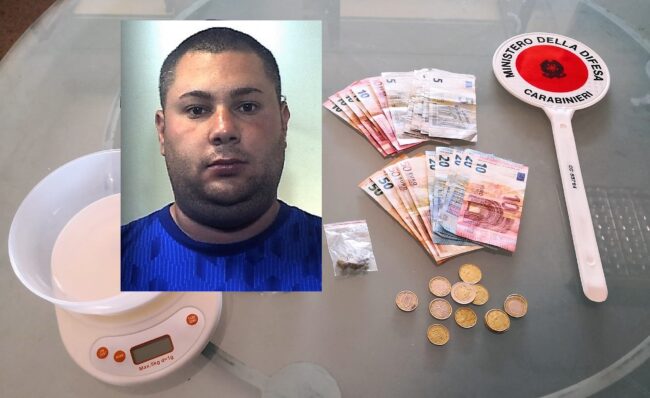 “Pizzicato” mentre spaccia in via Balatelle: catanese si rifugia in casa, tra i clienti anche un minorenne