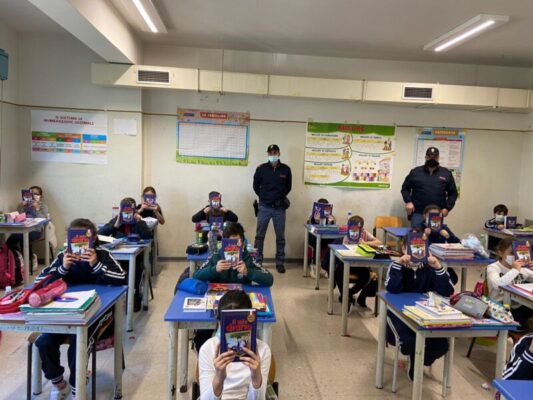 Catania, all’I.C. “P.S. Di Guardo-Quasimodo”… a scuola con la Polizia