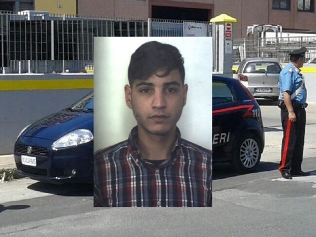 Passeggia per le vie cittadine nonostante i domiciliari: 23enne arrestato dai carabinieri