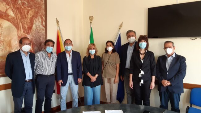 Catania, le visite specialistiche si prenotano anche in farmacia: siglato l’accordo tra Asp e Ferfarma Catania