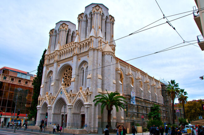 Strage nella basilica Notre-Dame di Nizza, “caccia” ai contatti di Brahim Aoussaoui: fermati 3 uomini