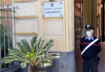 Catania, litiga con la madre e si reca dai carabinieri: “Sono un latitante e mi sono venuto a costituire”