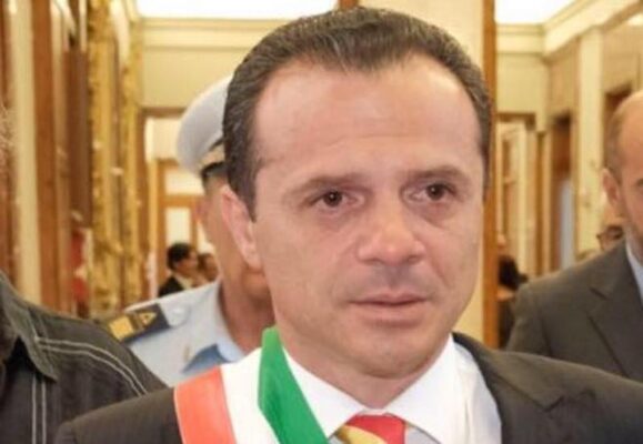 Aggressione al sindaco di Rometta, la solidarietà di Cateno De Luca: “Si faccia chiarezza”