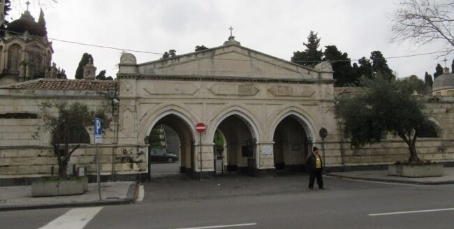 Catania, commemorazione dei defunti ai tempi del Coronavirus: ingressi per lettera iniziale del cognome