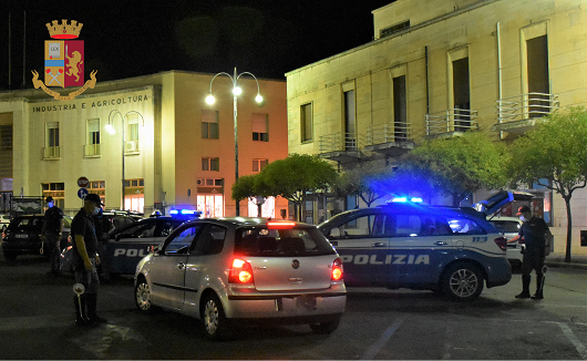 Ragusa, sottoposto ai domiciliari viene trovato sotto casa di una donna: torna in carcere Ragusa, sottoposto ai domiciliari viene trovato sotto casa di una donna: torna in carcere