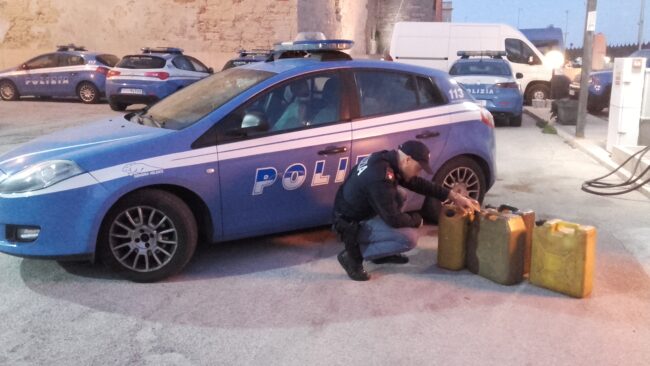 L’ennesimo furto in un garage e il rocambolesco tentativo di fuga: ladri seriali in manette