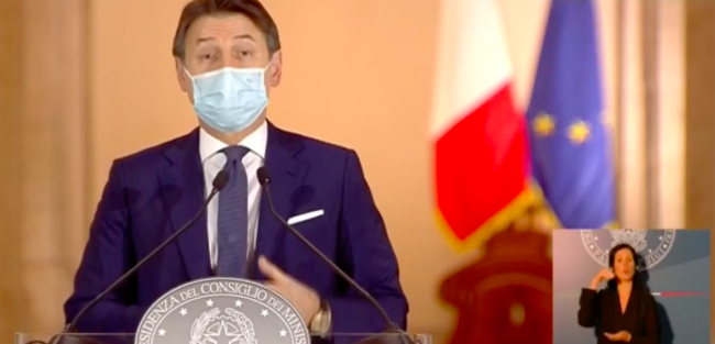 Conte: Recovery Plan, maggioranza e vaccini, è finita l’ultima conferenza stampa del 2020
