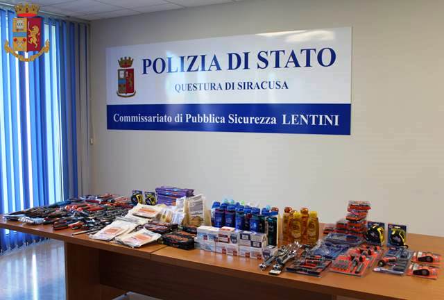 In casa con Rolex, cibo e prodotti per l’igiene rubati: si aprono le porte del carcere per un romeno