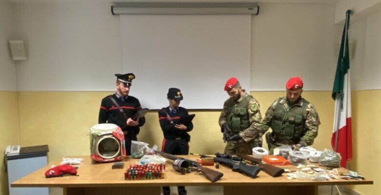 Blitz e perquisizioni, scovati ingenti quantità di droga ed esplosivi: 4 arresti