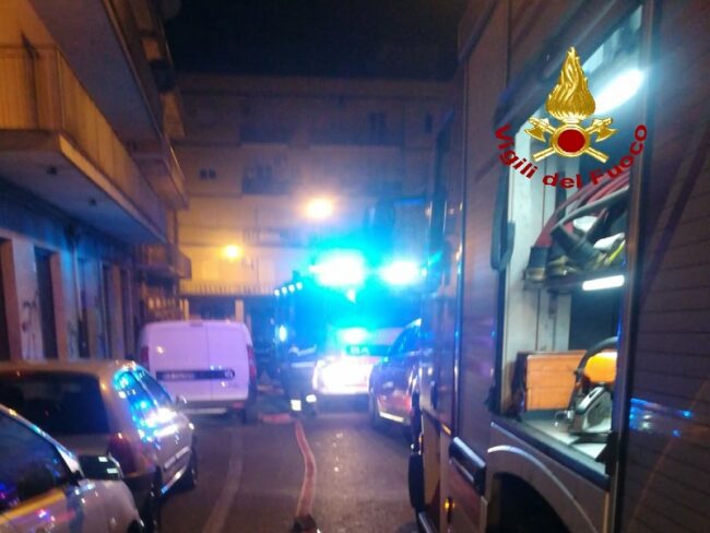 Incendio in abitazione di Acireale, così Leonardo ha salvato 4 fratellini e due adulti – I DETTAGLI