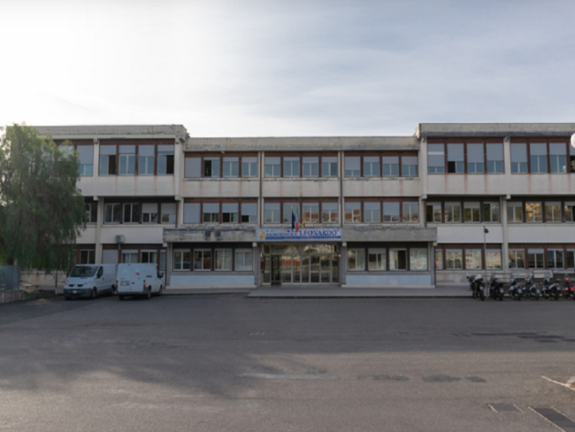 Studentessa di un Liceo del Catanese positiva: lezioni sospese, alunni in quarantena