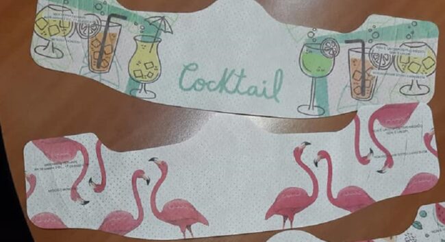 Oltre 21mila mascherine con fantasie “strane” in Sicilia, sindaco non le consegna ai cittadini: “Una vergogna” – FOTO