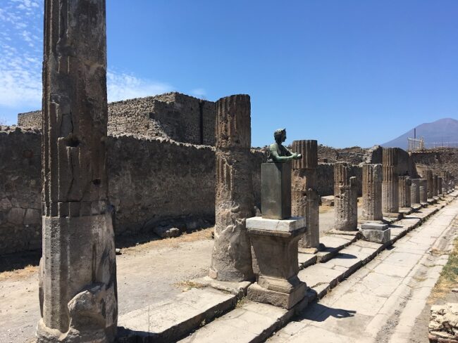 Dal Canada a Pompei, lettera anonima confessa furto di reperti. Ladro li rispedisce indietro: “Portano sfiga”